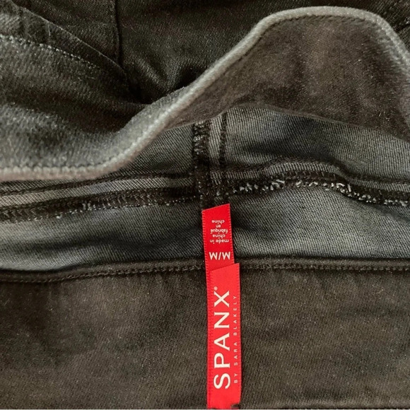 Spanx Distressed Skinny Jeans Vintage Black Medium - Picture 8 of 10